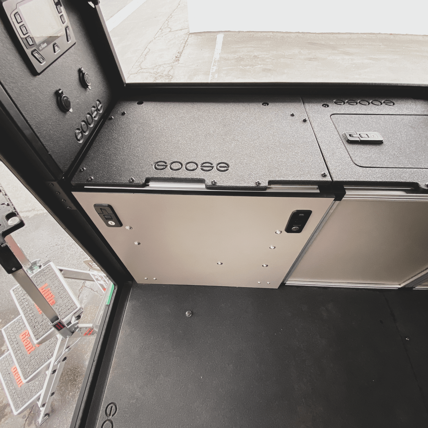 Alu-Cab Alu-Cabin Canopy Camper - Ram 2500 & 3500 2009-Present 4th & 5th Gen. - Rear Power Management Module - Goose Gear