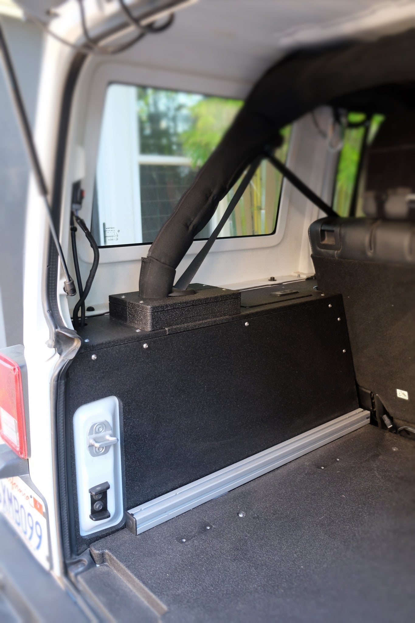 Goose Gear Jeep Wrangler 2007-2018 JKU 4 Door - Side Cubbies